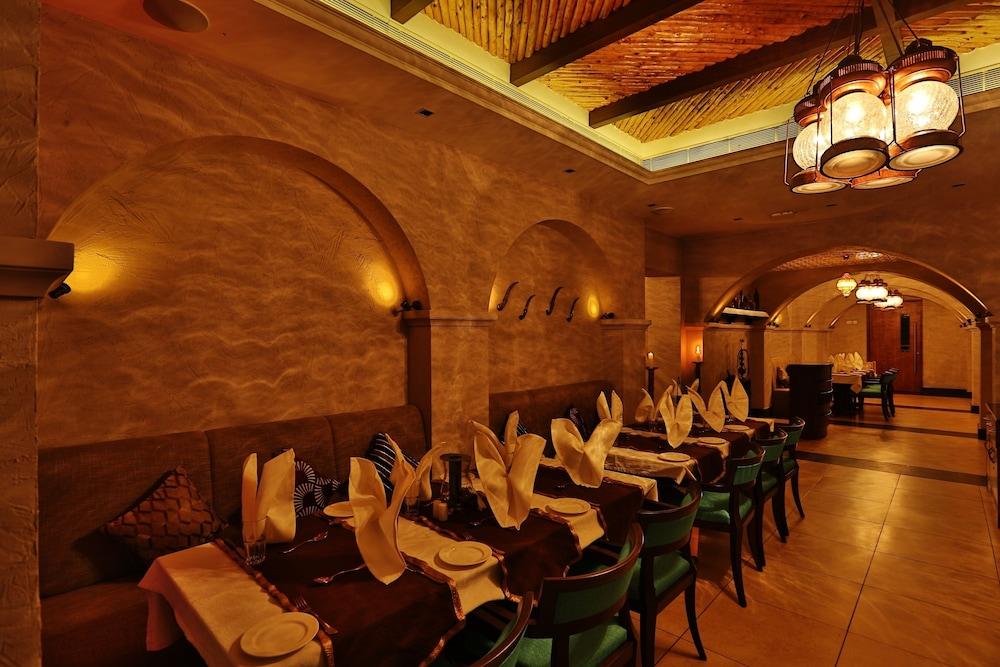 Olive Downtown Hotel Kochi Exterior photo